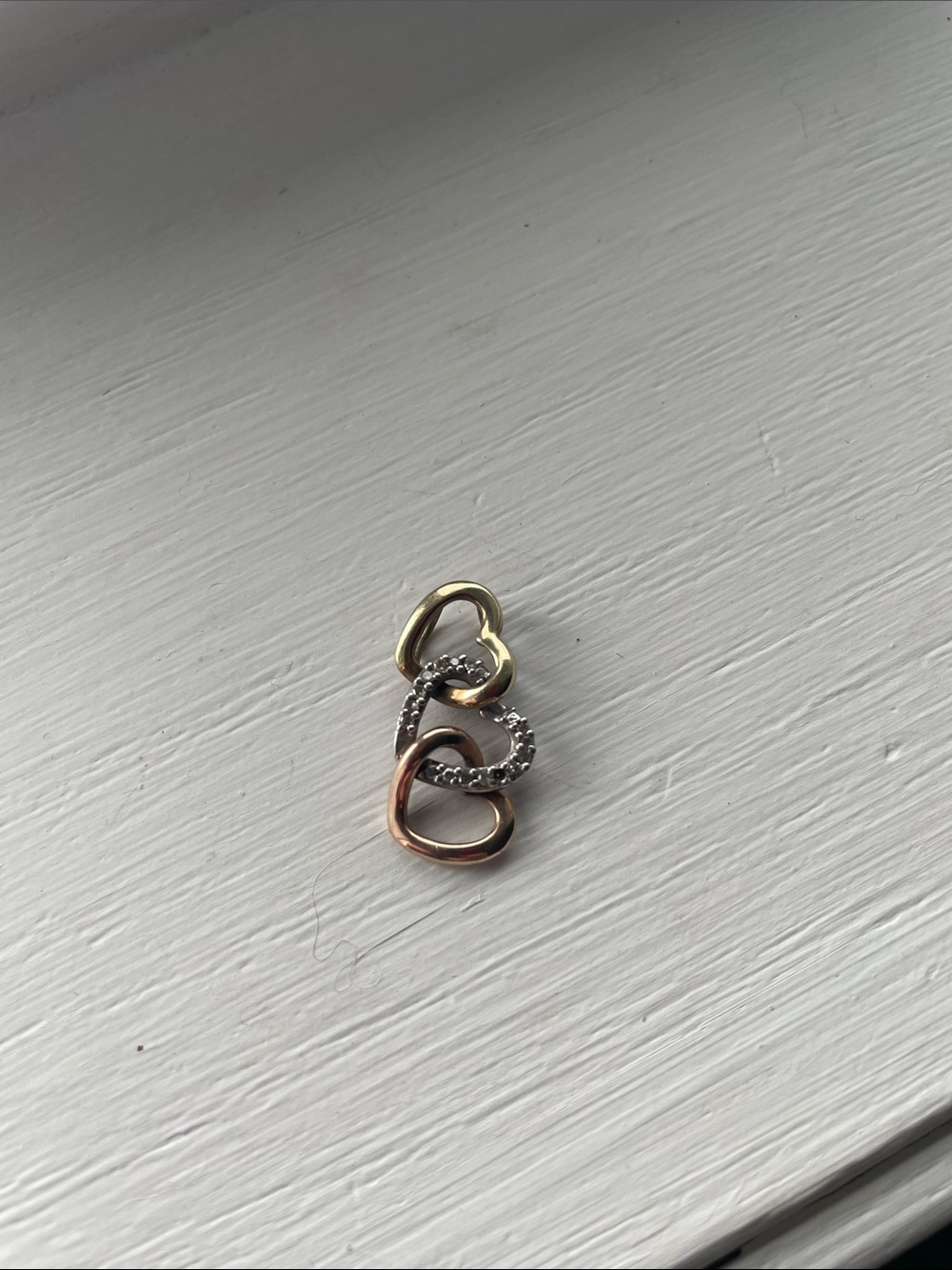 Tri-Color 10kt Gold Linked Heart Pendant in Gold, Rose Gold & Silver